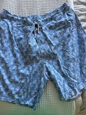 johnnie-O Light Blue Floral-Pattern Athletic Shorts
